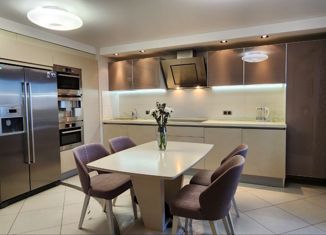 Продажа 5-ком. квартиры, 154.7 м2, Ижевск, улица Карла Маркса, 250, Центральный жилой район