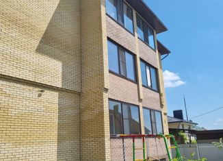 Продаю 2-комнатную квартиру, 75 м2, Ставрополь, улица Доваторцев, 181, микрорайон №30