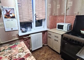 Продажа 2-ком. квартиры, 42 м2, Соликамск, улица Крупской, 2Д