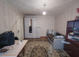 Продам 2-ком. квартиру, 37 м2, Череповец, Устюженская улица, 24