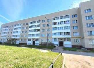 Двухкомнатная квартира на продажу, 52.9 м2, городской посёлок Мга, Комсомольский проспект, 100