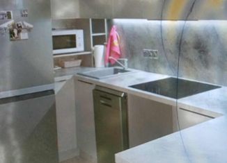 Продам 2-ком. квартиру, 68 м2, Красноярск, 3-я Краснодарская улица, 1, Советский район