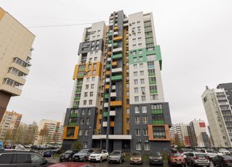 Продаю двухкомнатную квартиру, 70.6 м2, Челябинская область, улица Братьев Кашириных, 154