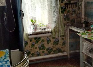 Трехкомнатная квартира на продажу, 58 м2, поселок Станция Ребриха, Школьная улица, 10