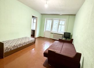 Сдача в аренду 2-ком. квартиры, 42 м2, Туймазы, улица Мичурина, 1