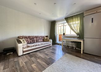 Продаю трехкомнатную квартиру, 55 м2, Саратов, улица имени Н.Г. Чернышевского, 132А, Волжский район