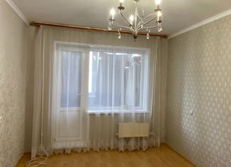 Продается 3-комнатная квартира, 63 м2, село Лесниково, микрорайон КГСХА, 6