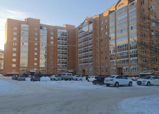 Продается 2-ком. квартира, 76 м2, Октябрьский, улица Чкалова, 18