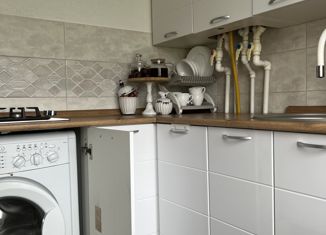 Продажа 2-комнатной квартиры, 42 м2, посёлок городского типа Медведево, улица Ленина, 9А