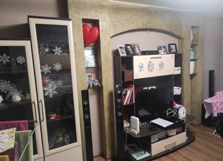 Продам 3-комнатную квартиру, 57.6 м2, рабочий посёлок Крутинка, улица Ленина, 56