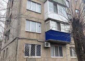 Продается 3-комнатная квартира, 57 м2, Оренбургская область, улица Васнецова, 3