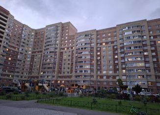 Продаю 2-комнатную квартиру, 62 м2, Санкт-Петербург, улица Оптиков, 35к1, метро Беговая