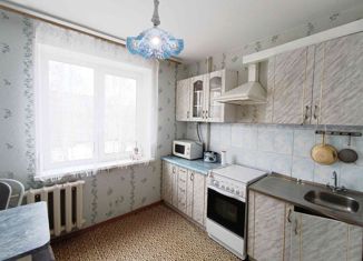 Двухкомнатная квартира на продажу, 50 м2, Новочебоксарск, Первомайская улица, 24