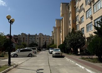 Продажа 2-комнатной квартиры, 82 м2, Евпатория, проспект Ленина, 51/50