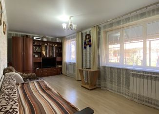 Продам двухкомнатную квартиру, 58 м2, посёлок городского типа Энем, Октябрьская улица, 16