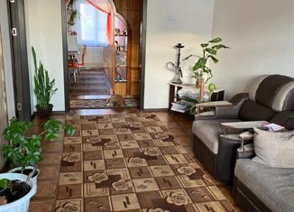Продам 4-ком. квартиру, 91 м2, Заринск, проспект Строителей, 10
