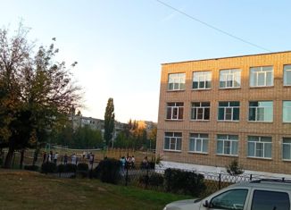 Продается двухкомнатная квартира, 52 м2, посёлок Строитель, микрорайон Южный, 3