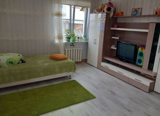 Продам 2-ком. квартиру, 52 м2, посёлок городского типа Таксимо, Латвийская улица, 7