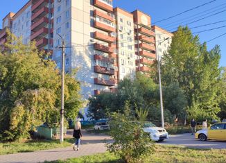 Продаю 3-ком. квартиру, 67 м2, Омск, улица Лукашевича, 25, Кировский округ