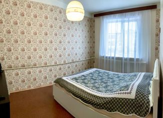 Продаю 3-комнатную квартиру, 63 м2, Березники, улица Черняховского, 38