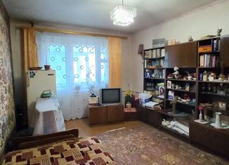 Продаю 2-комнатную квартиру, 54 м2, Рославль, 15-й микрорайон, 32