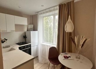 Продажа 2-ком. квартиры, 46 м2, Москва, улица Введенского, 10к1, улица Введенского