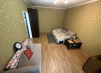 Продажа 1-ком. квартиры, 38 м2, Москва, улица Раменки, 8к2, улица Раменки