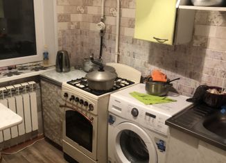 Продаю 4-ком. квартиру, 64 м2, Уфа, улица Адмирала Ушакова, 56, Калининский район