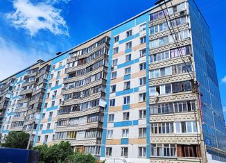 Продается 2-ком. квартира, 56 м2, Смоленская область, улица Рыленкова, 49