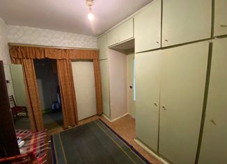 Продается двухкомнатная квартира, 52.6 м2, рабочий посёлок Плюсса, улица Ленина, 39А