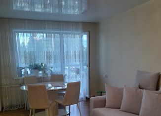 Продается 3-комнатная квартира, 60.5 м2, поселок городского типа Рефтинский, Молодёжная улица, 23