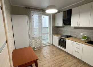 Сдаю 2-ком. квартиру, 54 м2, Татарстан, улица Бондаренко, 34