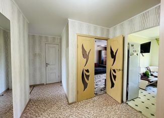 Продам 2-ком. квартиру, 51.4 м2, Абинск, улица Советов, 128А