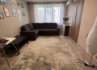 Продается 4-ком. квартира, 63.1 м2, Чайковский, Строительная улица, 10