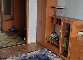 Продам 3-ком. квартиру, 63 м2, рабочий посёлок Крутинка, улица Красная Заря, 14А