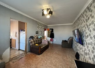 Продается 3-комнатная квартира, 62 м2, Черногорск, улица Калинина, 20