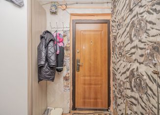 Продаю комнату, 12.5 м2, Тюмень, улица Карла Маркса, 108, Калининский округ