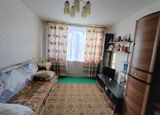 Продается трехкомнатная квартира, 59 м2, Тихвин, 3-й микрорайон, 14