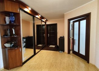 Продается 3-комнатная квартира, 116.4 м2, Новгородская область, улица Державина, 13