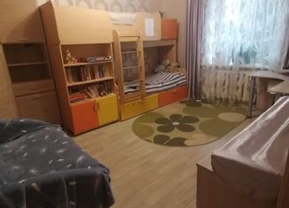 Продаю 2-ком. квартиру, 40.6 м2, Дятьково, улица Ленина, 113