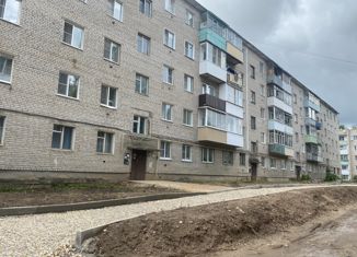 Продажа 3-комнатной квартиры, 59.2 м2, Бежецк, улица Чехова, 5