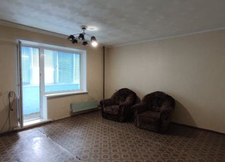 Продается двухкомнатная квартира, 51 м2, Шарыпово, 7-й микрорайон, 14