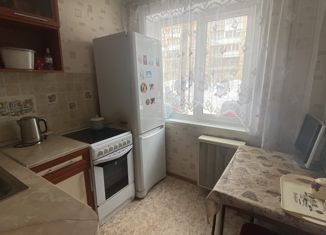 Продается 2-комнатная квартира, 43 м2, Новосибирск, улица Челюскинцев, 40, метро Красный проспект