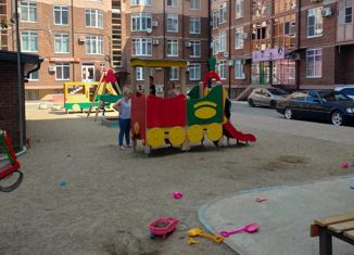 Продаю 1-комнатную квартиру, 43 м2, посёлок Российский, улица Бигдая, 8