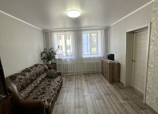 Продаю 2-комнатную квартиру, 50.4 м2, Альметьевск, улица Радищева, 43