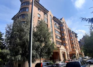 Продам 3-ком. квартиру, 114 м2, Химки, Береговая улица, 4