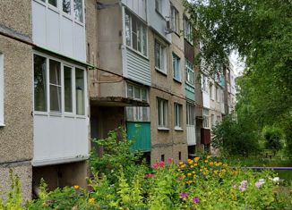 Продается 2-ком. квартира, 53 м2, село Шелокша, улица Крупнова, 36