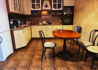 Продается 1-ком. квартира, 52.3 м2, Советский, улица Гагарина, 2/3