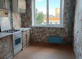 Сдается в аренду двухкомнатная квартира, 53 м2, Ишимбай, бульвар Заки Валиди, 7