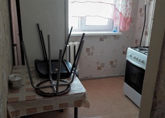 Сдается в аренду 2-комнатная квартира, 47 м2, Челябинская область, улица 8 Марта, 9